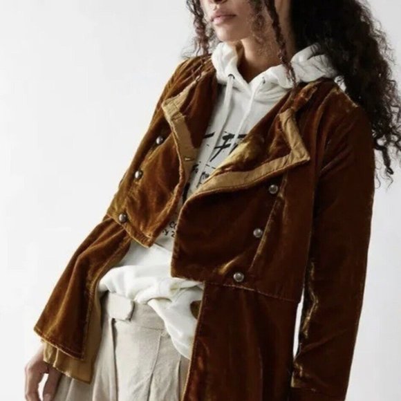 Free People Vintage-Inspired Faye Velvet Jacket - Picture 1 of 10
